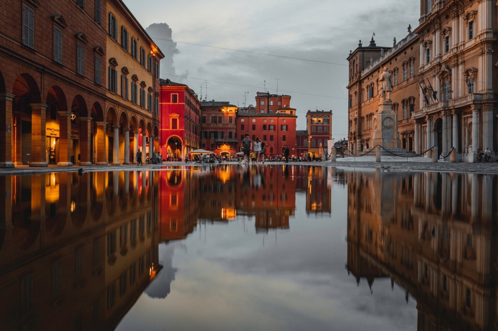 Trasporti per privati e aziende nel centro storico di Modena
